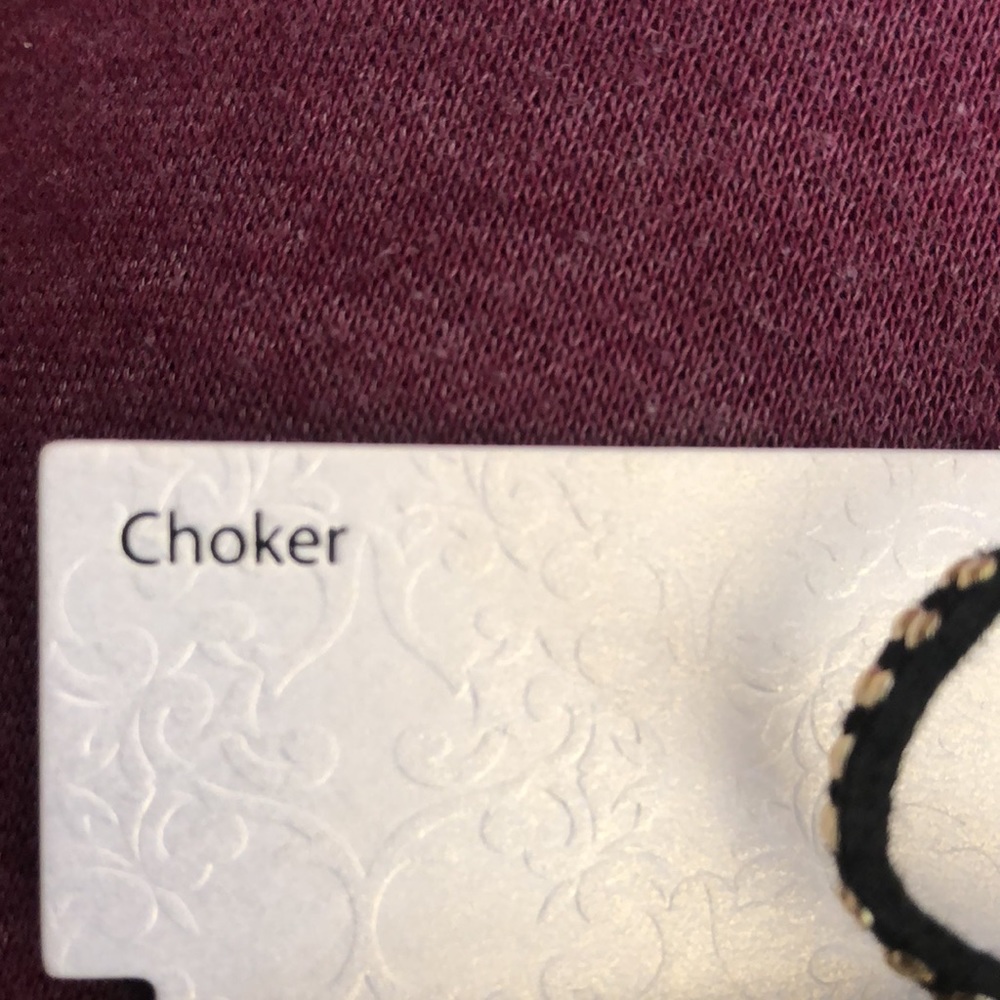 Choker - Picture 4 of 5